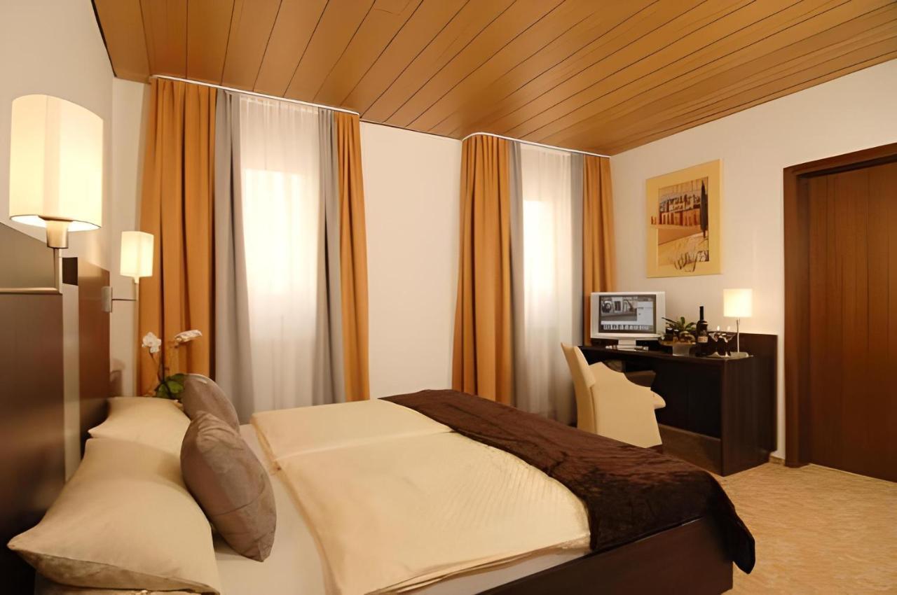 Adler Hotel Garni オストフィルダーン エクステリア 写真