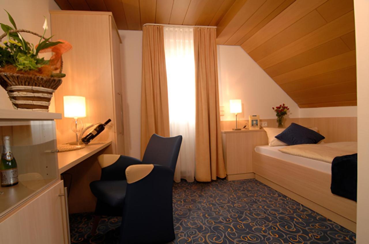 Adler Hotel Garni オストフィルダーン エクステリア 写真