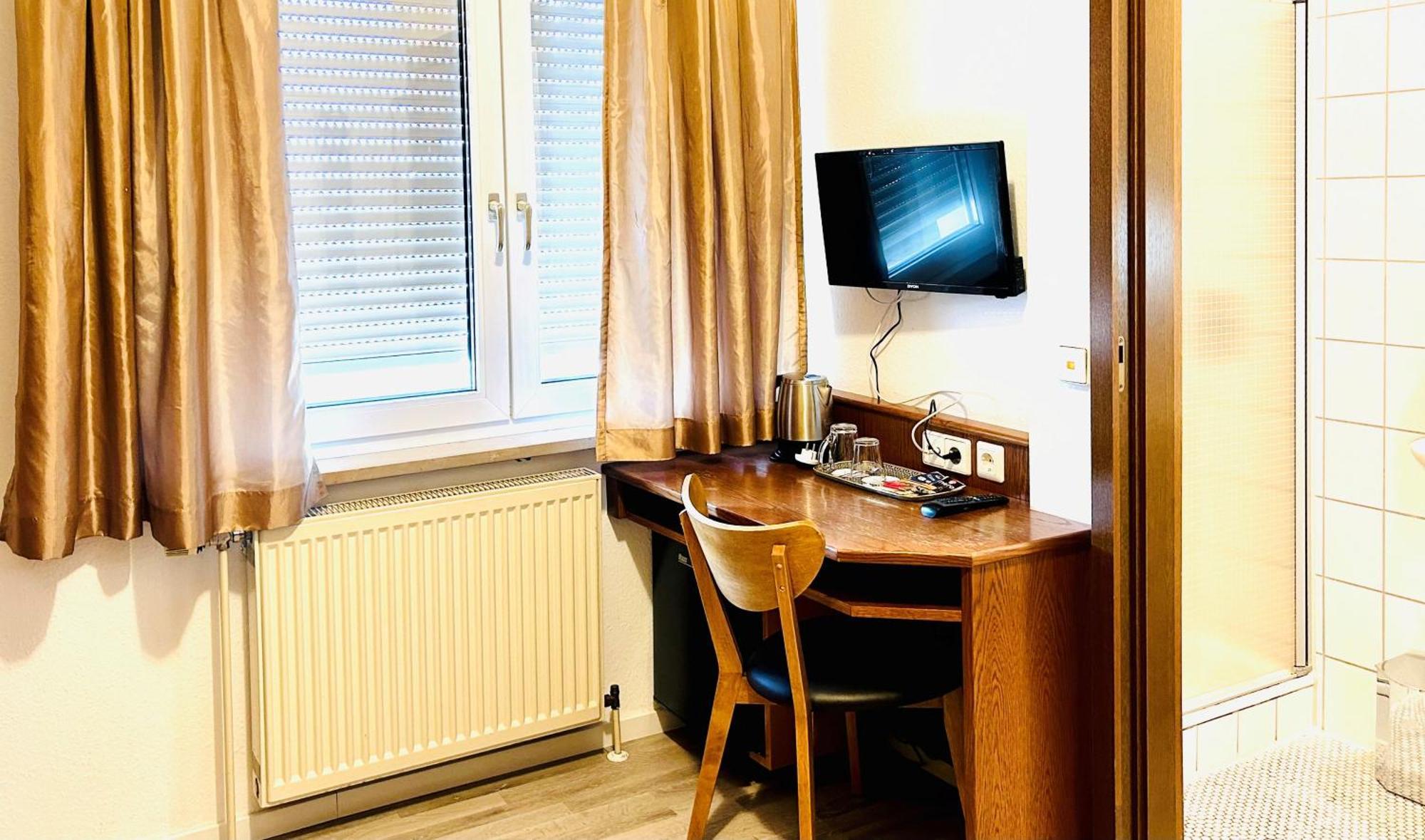 Adler Hotel Garni オストフィルダーン エクステリア 写真